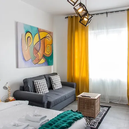 Old Town Premium Apartment By Mrg Bucarest Esterno foto