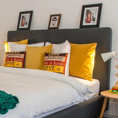 Old Town Premium Apartment By Mrg Bucarest Esterno foto